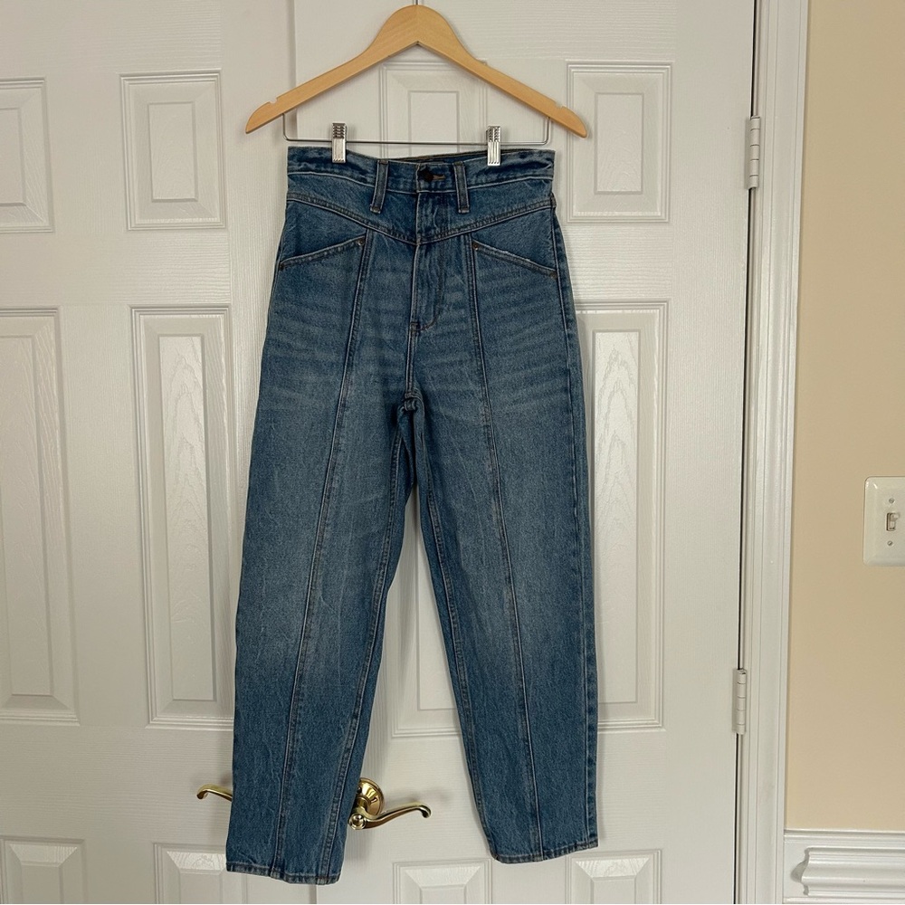 Abercrombie & Fitch Ultra High Rise Relaxed Mom Jeans | Medium Wash Denim